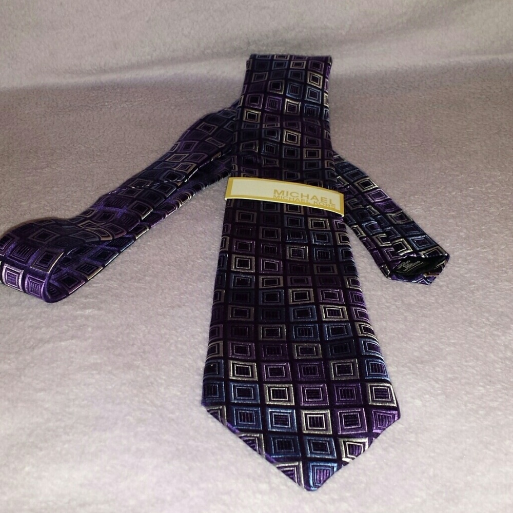 Nwt Michael Kors Purple mens silk tie